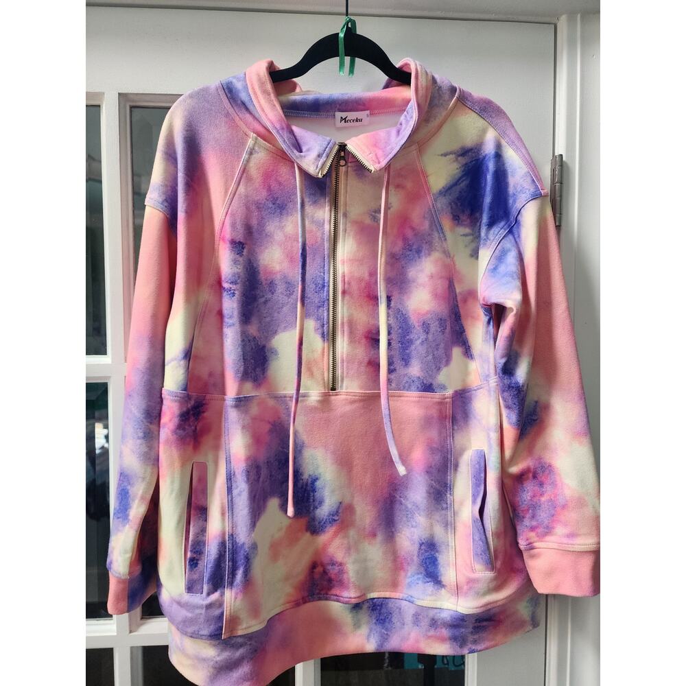Meceku Tie-Dye Sweatshirt with front pouch pockets